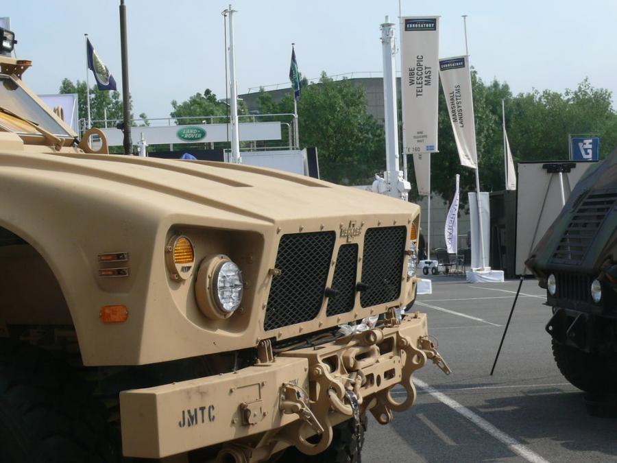 Детали экстерьера Oshkosh M-ATV 2009 года  (фото 29 из 676)